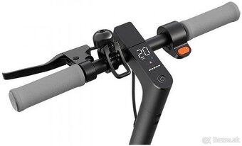 Kolobežka Xiaomi Mi Essential - 2