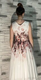Biele kvetinkové šaty - 2