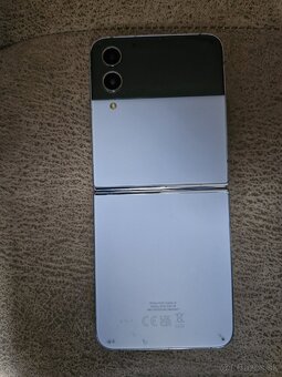 Samsung Galaxy Z flip 4 - 2
