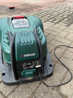 Parkside robotická kosačka - 2