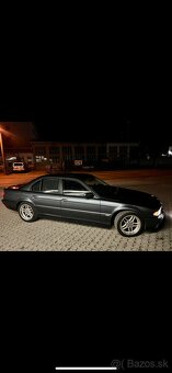 BMW E38 728i - 2