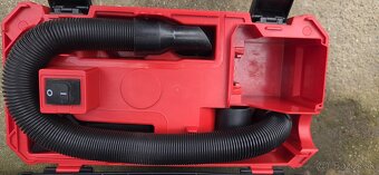 Milwaukee M18 VC-2 vysávač - 2