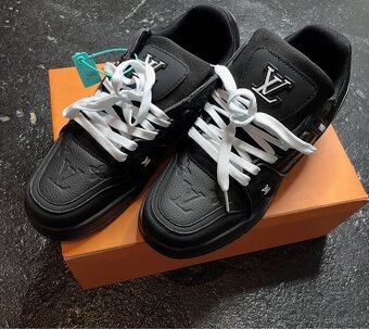 Louis Vuitton black sneakers - 2