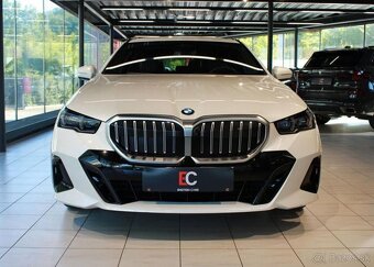 BMW Řada 5 520d xDrive Touring M Sport nafta automat - 2