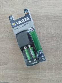 Nabíjačka batérií Varta mini charger + 2 batérie zadarmo - 2