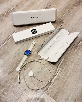 Apple Watch SE 40mm (2.generácia) - 2