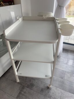 Prebaľovací pult - 2