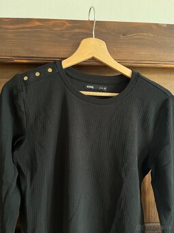 SINSAY Čierny top č. M - 2