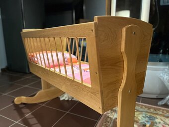Drevená hojdacia postieľka - 2