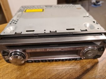 Predám autorádio  Panasonic - 2