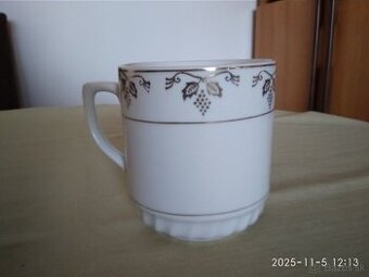 Retro hrnek se zlatým dekorem, - 2