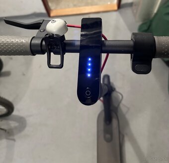 Zachovala električka kolobezka XIAOMI M365 - 2