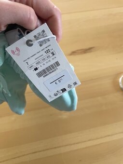 Zara sortky nove 122/7 rokov - 2