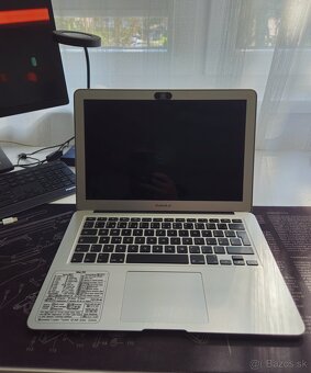 Macbook AIR 13 2019 v TOP stave s Retina display-om 128GB - 2