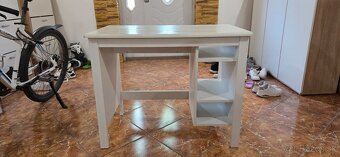 Biely písací stolík - 2