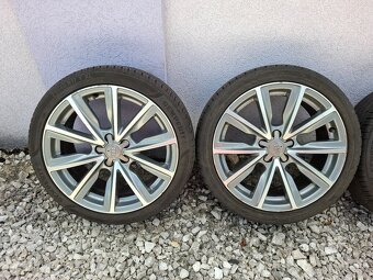 17"ELEKTRONY ORIGINAL AUDI A1,NOVE LETNE PNEU 214/40ZR17 - 2