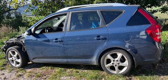 Kia Ceed sw crdi Rozpredam na náhradné diely - 2