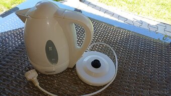 Rýchlovarná kanvica - 2