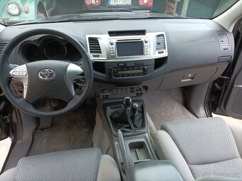 toyota Hilux 3.0 4x4 - 2