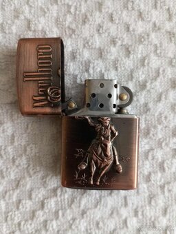 zapalovač  Marlboro - 2