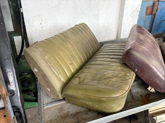 T 148 lavice kabina - 2