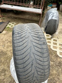 285/45 r19 Yokohama zimne 4-5mm - 2