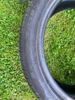 Predám 2ks letné pneumatiky 225/45R18Pirelli cinturato P7 - 2