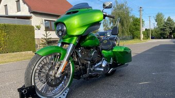 Harley Davidson Street Glide - 2