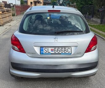 Peugeot 207 1.4 benzín - 2