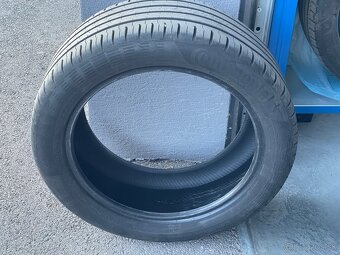 Predám veľmi zachovalé letné pneumatiky 245/45 R18. - 2