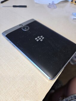 Blackberry passport SE - 2