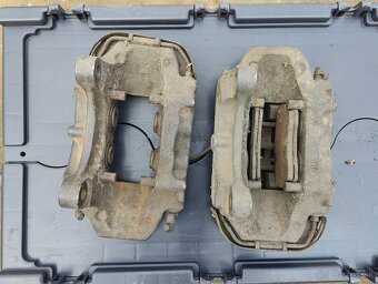 Brzdove strmene VW Touareg 5.0 TDI brembo - 2