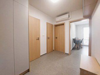 REZERVÁCIA EXKLUZÍVNE Trendový 2+1 izbový byt, prémio - 2