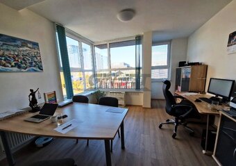 Na prenájom 2-izb. apartmán Trnavská cesta s garážou - BA - 2