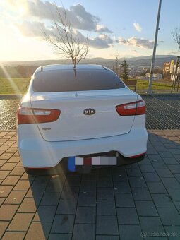 Kia Rio Sedan - 2