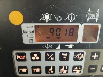 LIS na kulaté balíky CASE RB 454 s řežáním - 2