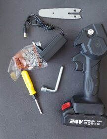 Malá Aku pílka - 2