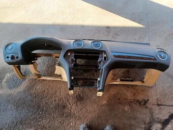 Palubovka Ford Mondeo MK4 - 2