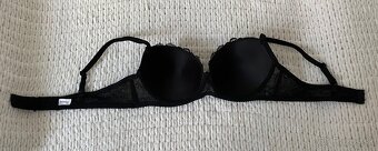 ČIERNA ČIPKOVANÁ PODPRSENKA - 2