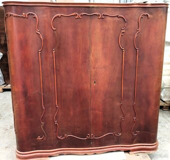 Starožitná krásna skriňa - 2