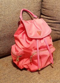 Ružový ruksak Guess - 2