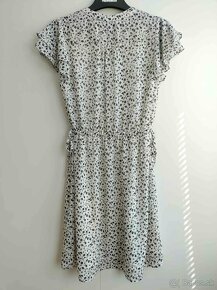 Letné biele šaty s čiernym kvetinovým vzorom (H&M) - 2