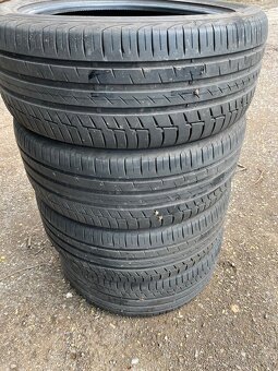 225/45 R19 - 2