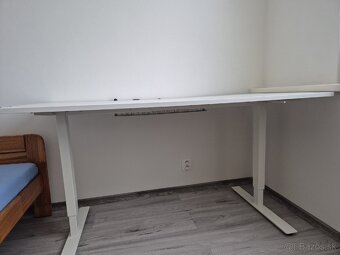 Vyskovo nastavitelny stol Skarsta (Ikea) + Stolicka Mobelix - 2