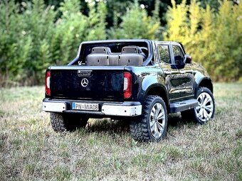 ELEKTRICKÉ AUTÍČKO MERCEDES X-CLASS - LCD - NELAKOVANÉ - ČIE - 2