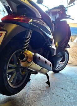 Piaggio Beverly 500 - 2