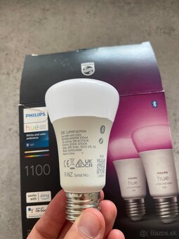 Philips Hue RGB E27 ziarovky - 2