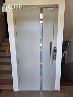 ZNÍŽENÉ  3-IZBOVÝ BYT NA PREDAJ SÍDLISKO JUH  - 2