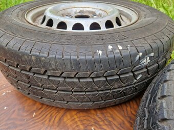 Predám pneumatiky a kolesá 205/75 R16 C 70 psi, 6 1/2Jx16H2 - 2