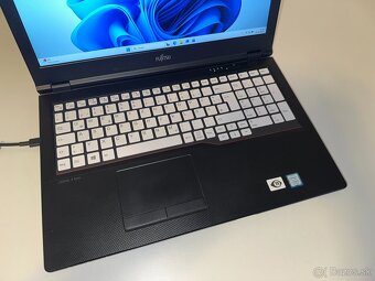 Fujitsu E559 / i5-8265U / 8GB RAM / 512GB SSD / Win 11 - 2